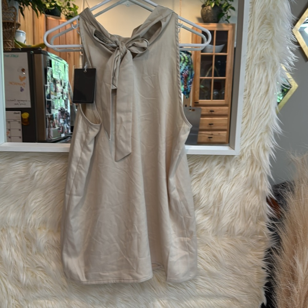 Grey Collective Beige Satin Sleeveless Blouse NWT Medium Quiet Luxury Top - Picture 4 of 5